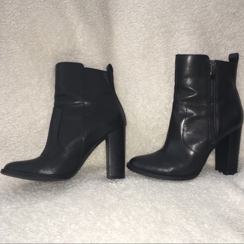 Steve Madden black booties